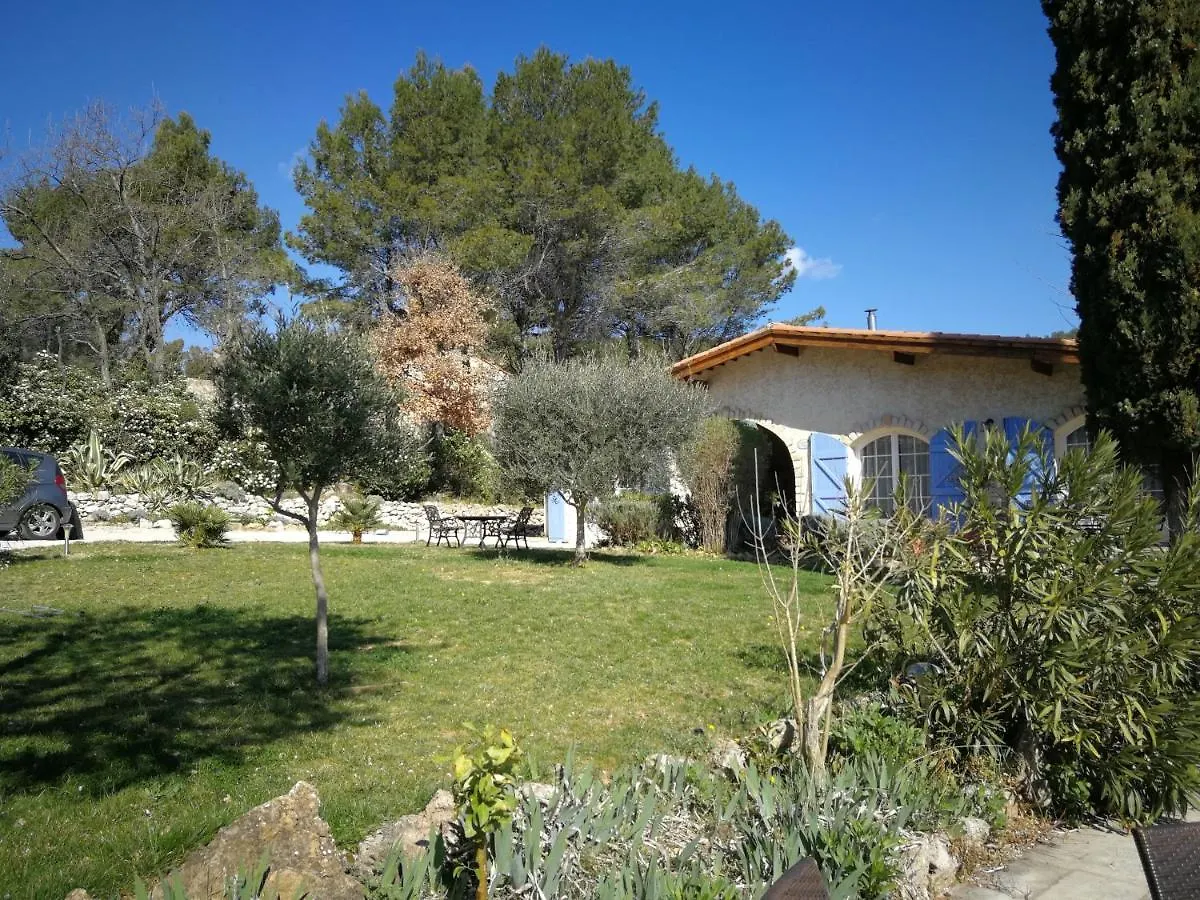 La Cigalette Bed & Breakfast Peypin 0*,  France
